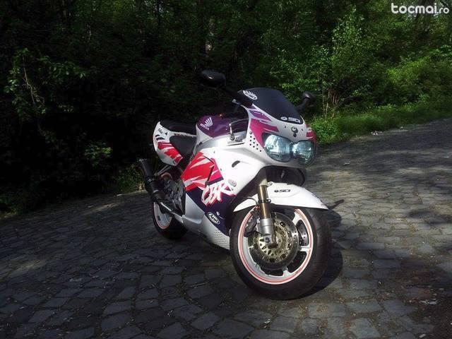 Honda CBR 900 RR