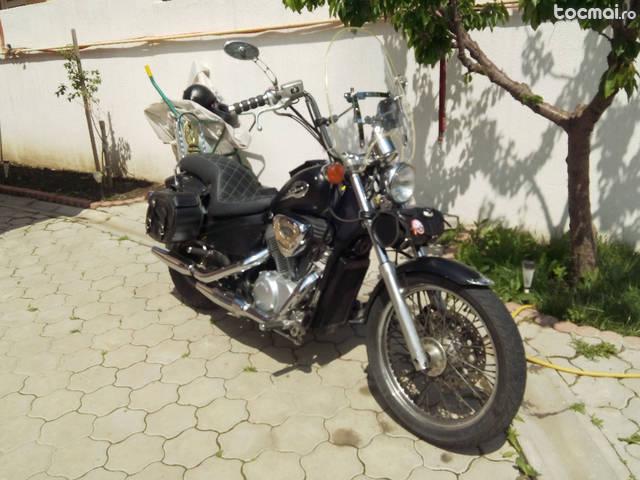 Honda shadow, suzuki burgmann pe BMW 1100 RT