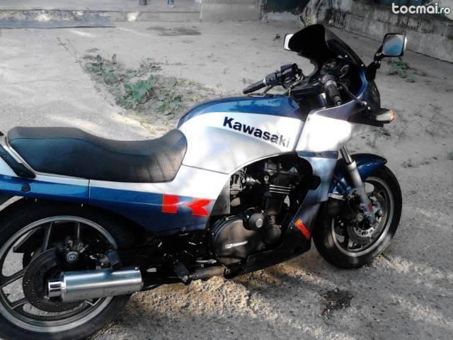 Kawasaki GPZ, 900cc