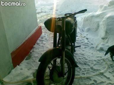 Motocicleta Simson 250 cmc