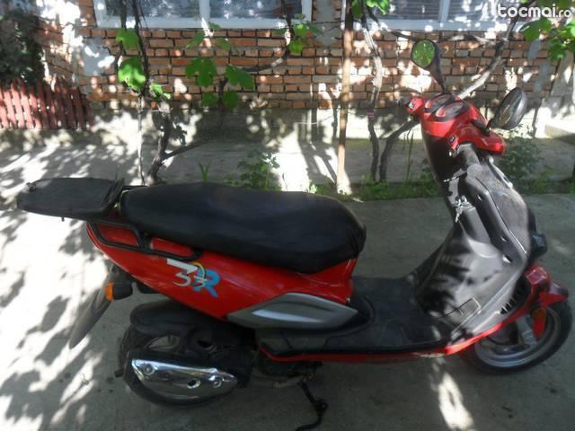 Scuter 1999 stare buna variante