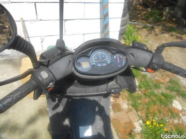 scuter yamaha skyliner 150