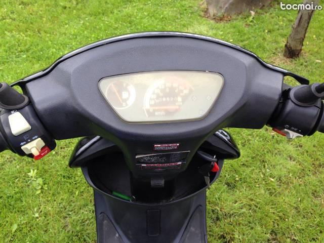 Scuter yiben qt- 3. 2009. 49ccm