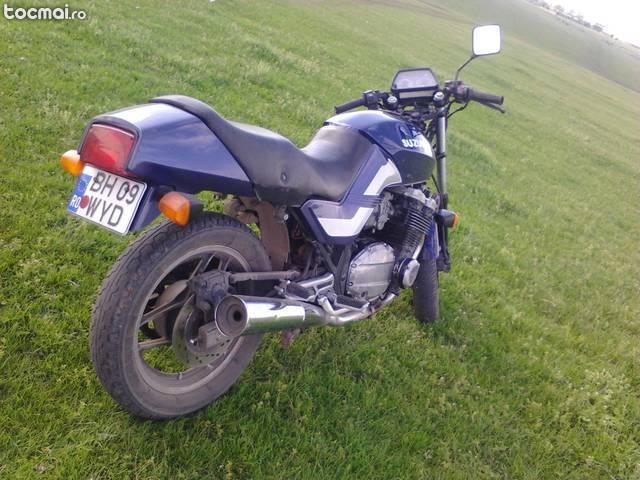 Suzuki GSX 750, 1983