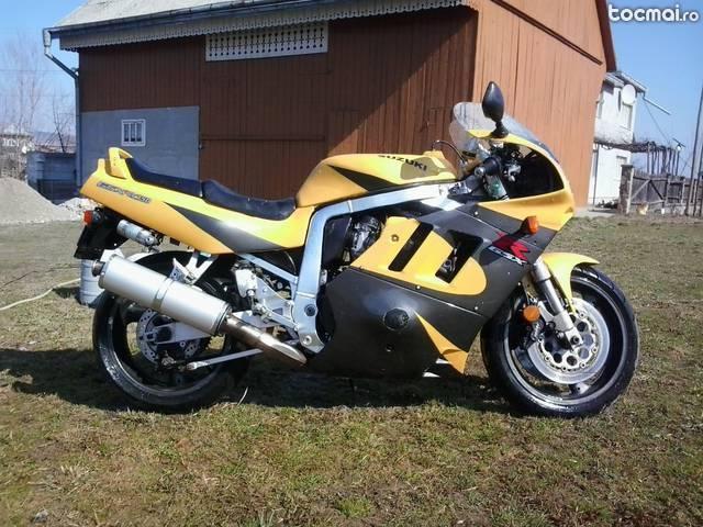 Suzuki gsx r 750 variante