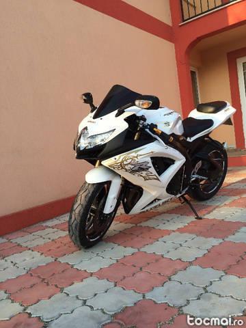 Suzuki gsxr 600, 2010