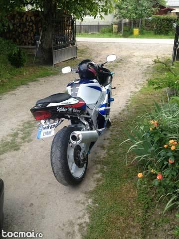 Suzuki gsxr 750