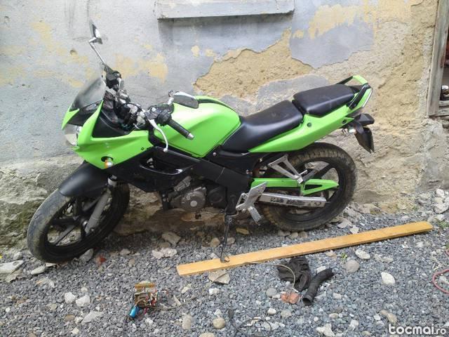 functioneaza bine honda scuter