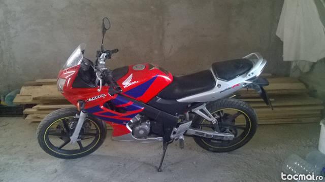 Honda CBR 125, 2005