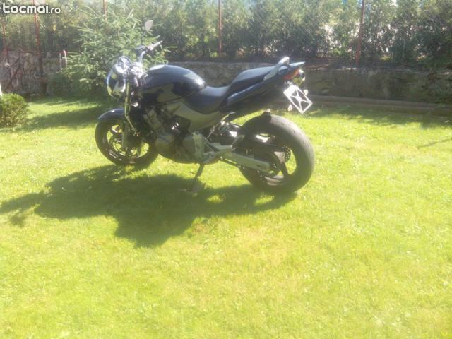 Honda Hornet, an 2004