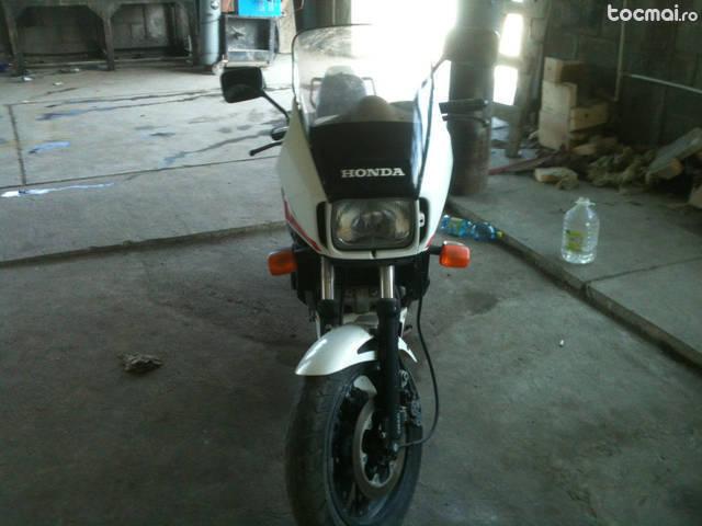 Honda VF1000R, 1986