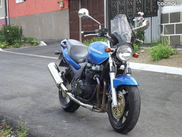 Kawasaki ZR750, 2001