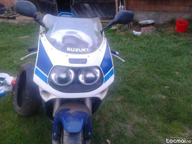 Suzuki R GSX, 1992