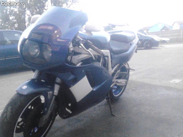 GSX R 750