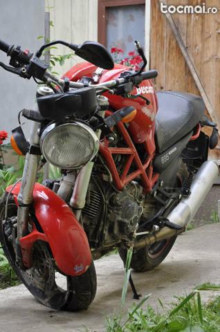 Ducati Monster 695, 2006