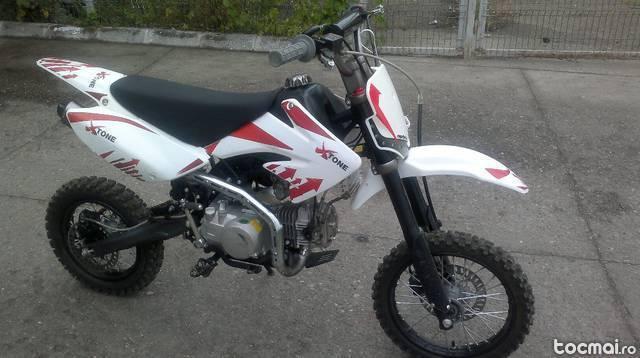 motocicleta cross 4 timpi