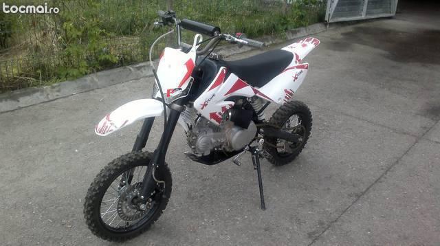 motocicleta cross 4 timpi