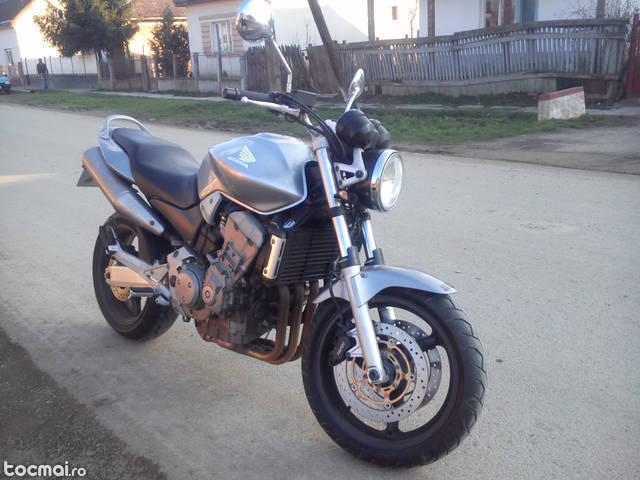 Honda hornet, 2002