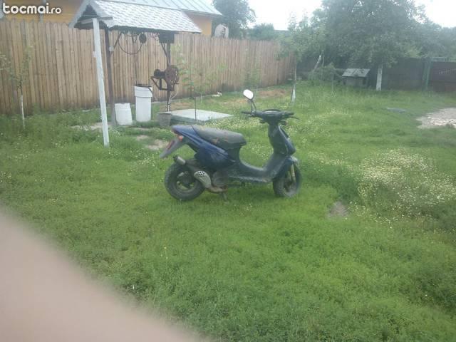 Malaguti 89, an 2000, capacitate 49 cc