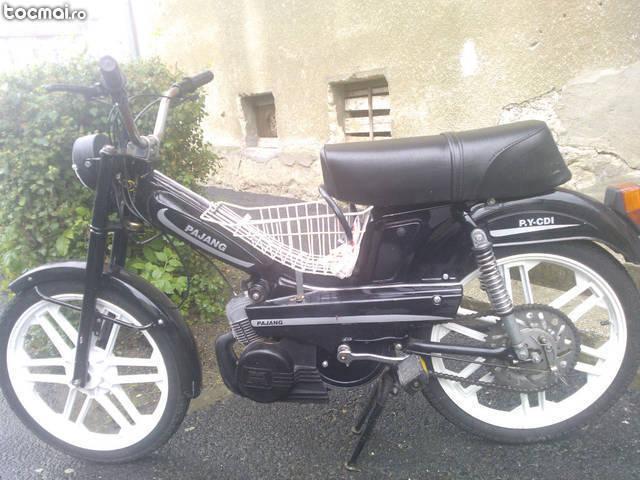 Moped Pajang