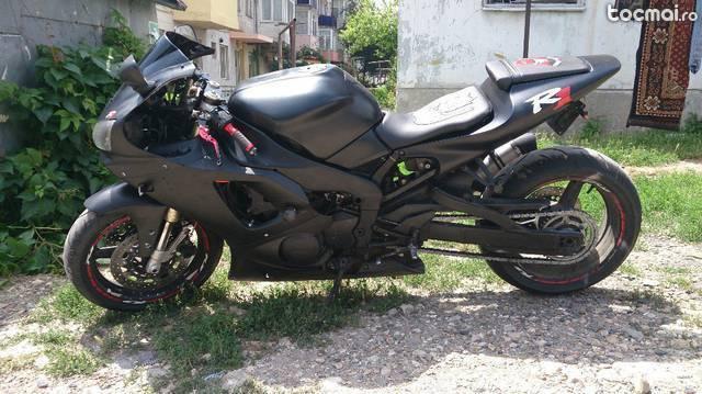 Alta marca yamaha r1, 1999