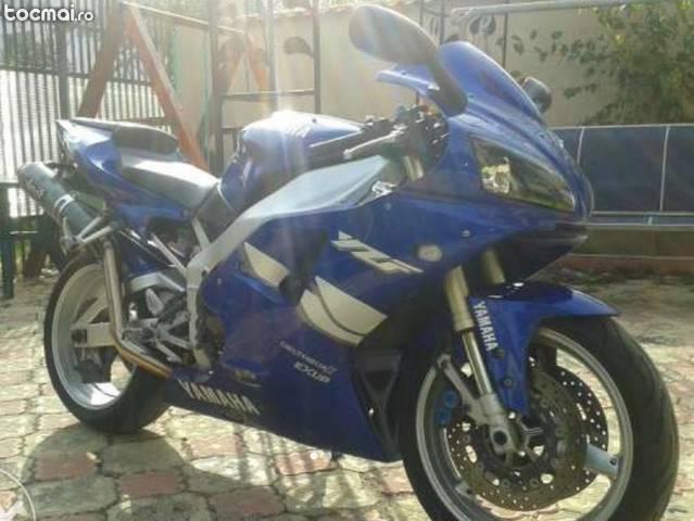 Yamaha r1