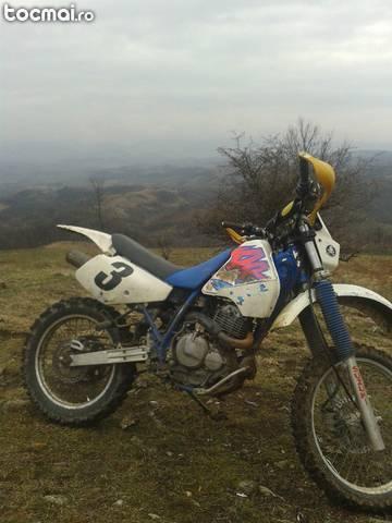 Suzuki DR 350