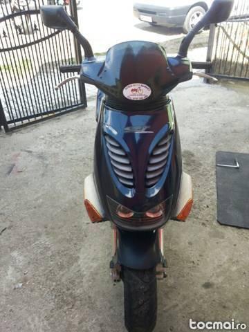 scuter aprilia