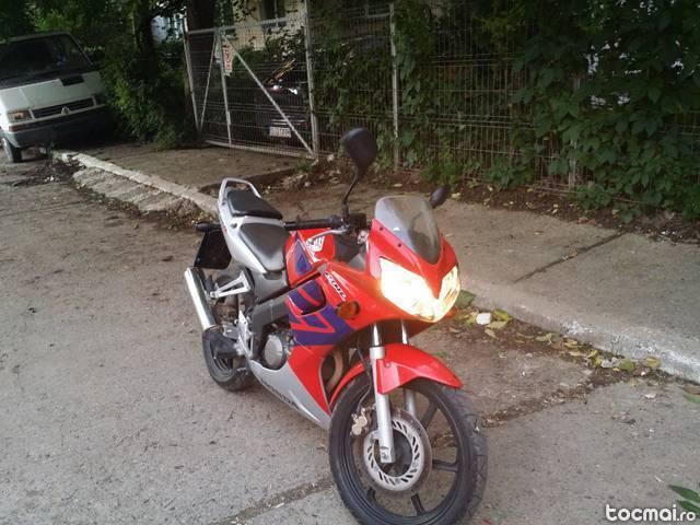 Honda CRB 125 6700 km reali, impecabil