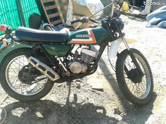 Motocicleta suzuki off road 1975