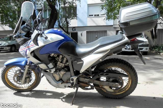 Honda Transalp XL- 700 VA9