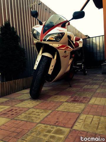 Yamaha r1 impecabila