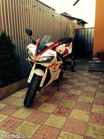 Yamaha r1 impecabila