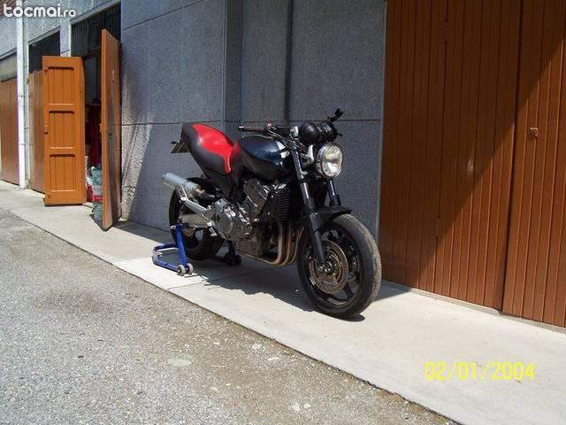 Honda hornet 900, 2002