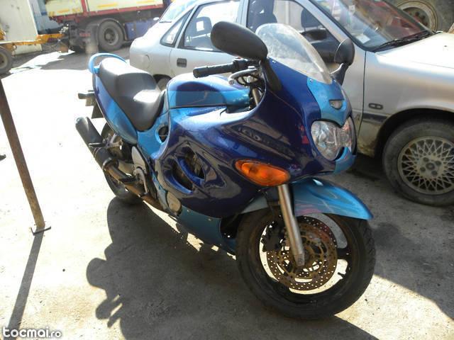 Suzuki GSX 750, 2001