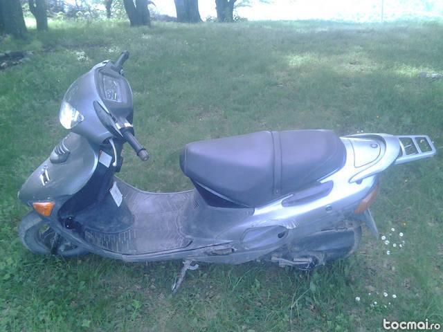 Suzuki 152, 2001