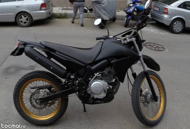 Yamaha XT 125 R, 2005