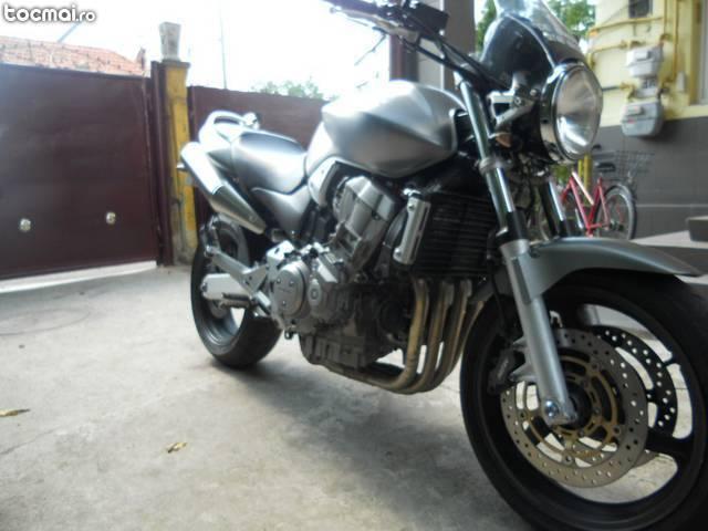 Honda hornet 900, 2002