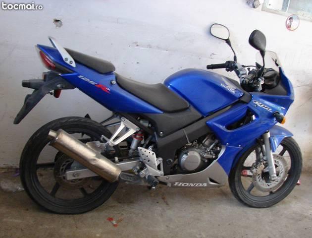 Honda CBR 125R, 2004