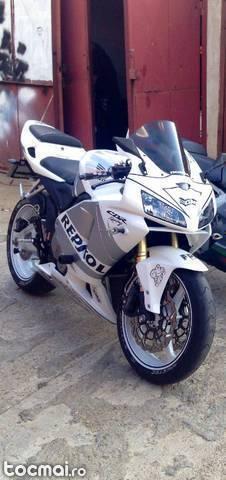 Honda cbr 600 rr repsol white 2006