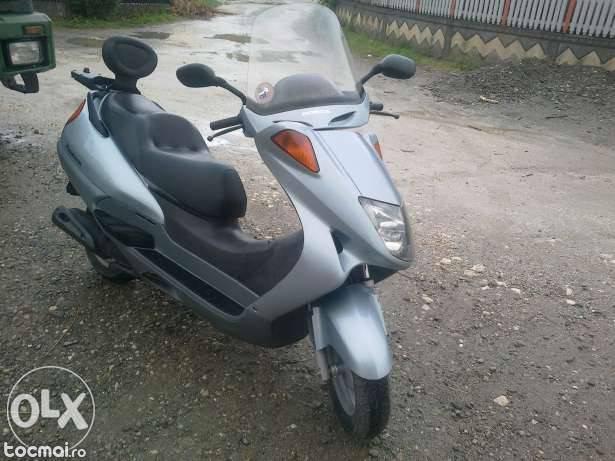 Scuter, honda phanteon , 2 timpi, 150 cc