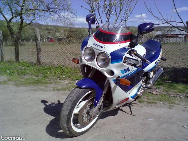 Suzuki GSX- R 1100