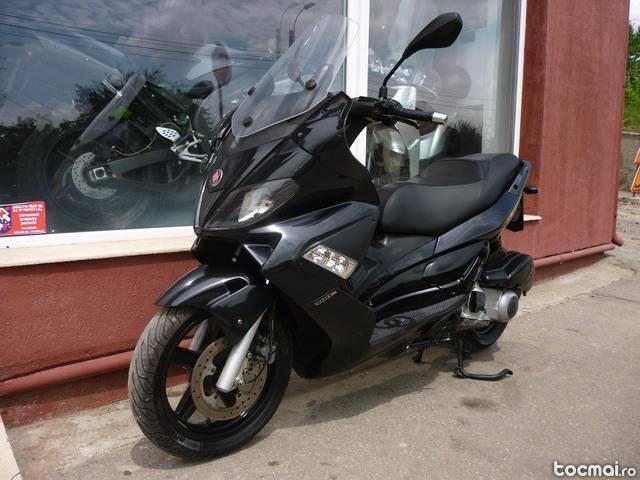 Gilera Nexus 300i, 2008