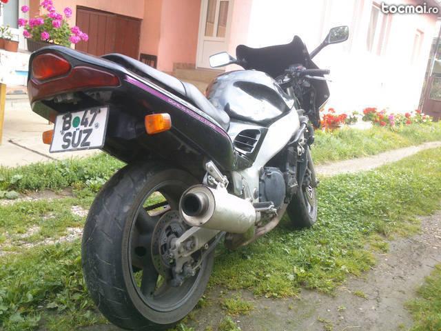 Suzuki RF 900 , Inmatriculat