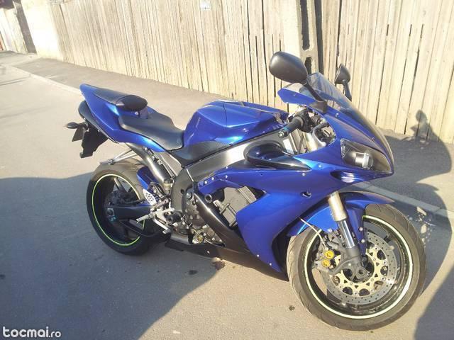 Yamaha r1, 2004