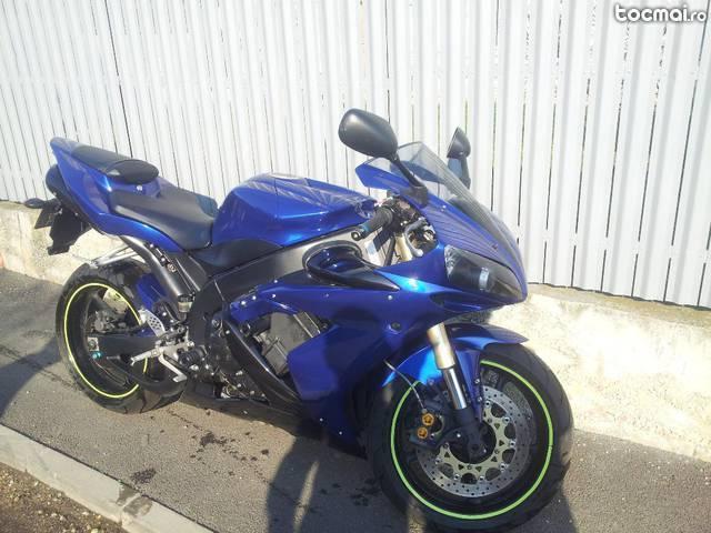 Yamaha r1, 2004