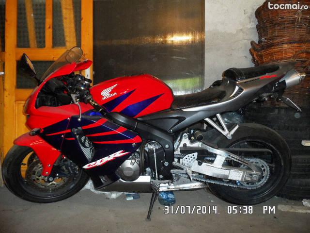 Motocicleta Honda 371, 2005, 600 cm3, accesibil