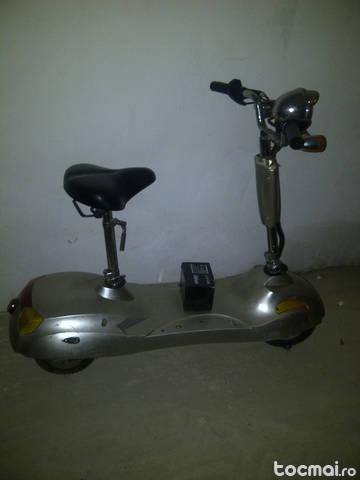 Scuter moped, 2008