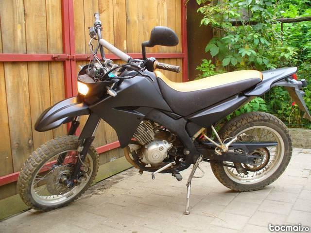 Yamaha 125XT, 2006