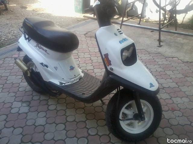 Yamaha MBK Booster 85cc.